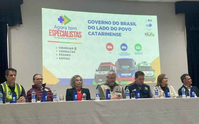 Itajaí recebe veículos para o SUS e autorização para nova maternidade com investimento federal de R$ 103 milhões