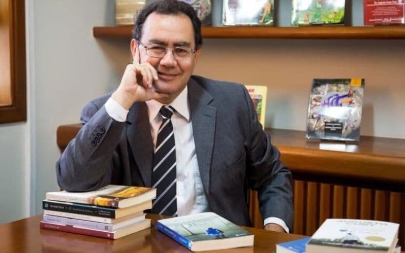 Itajaí destina R$ 39 milhões a programas educacionais de Augusto Cury