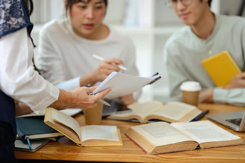 Itajaí abre seleção na Educação com salários de até R$ 6,6 mil