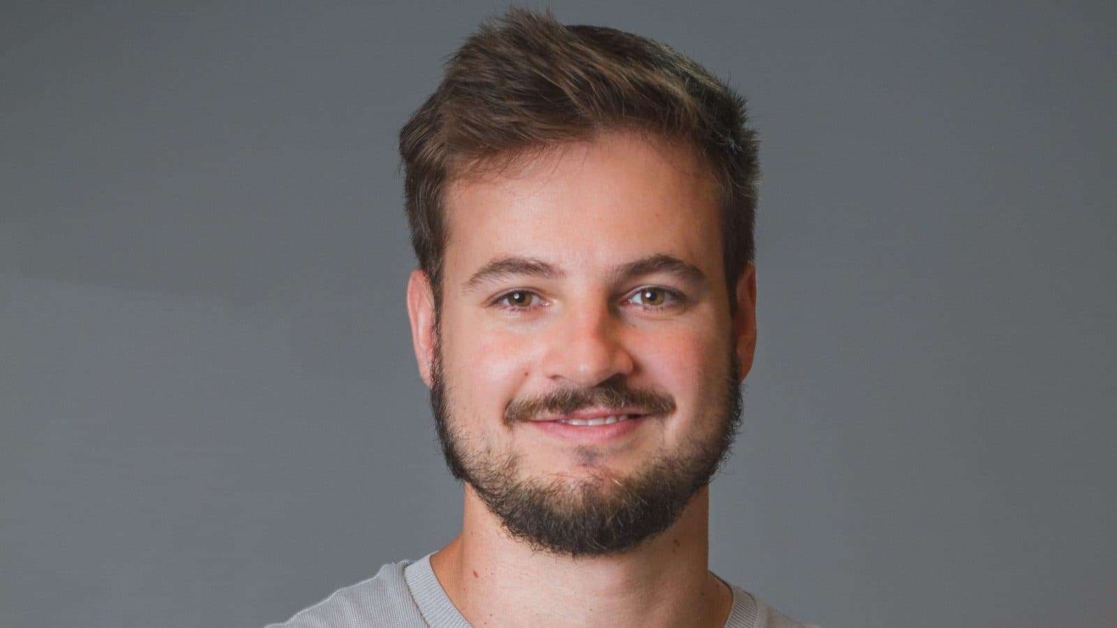 De Itajaí para o mercado global: startup simplifica tradução juramentada para empresas e profissionais
