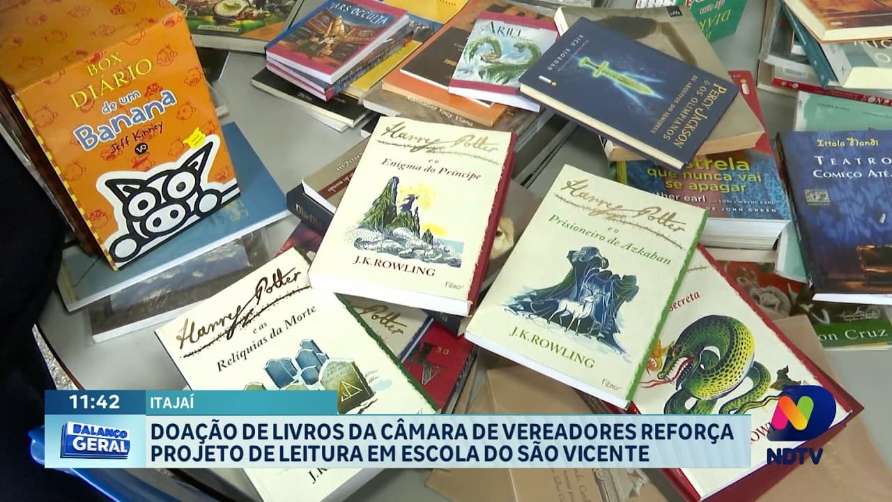 Câmara de Itajaí doa livros e impulsiona projeto de leitura em escola de São Vicente