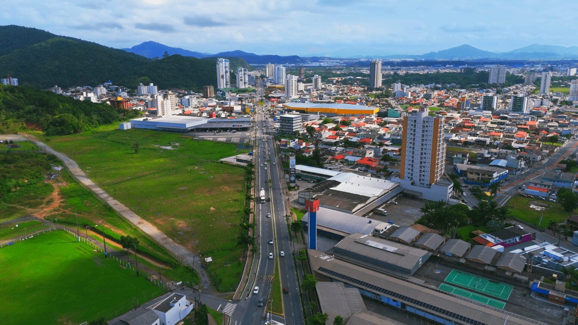 Itajaí: localização estratégica e privilegiada no litoral de SC