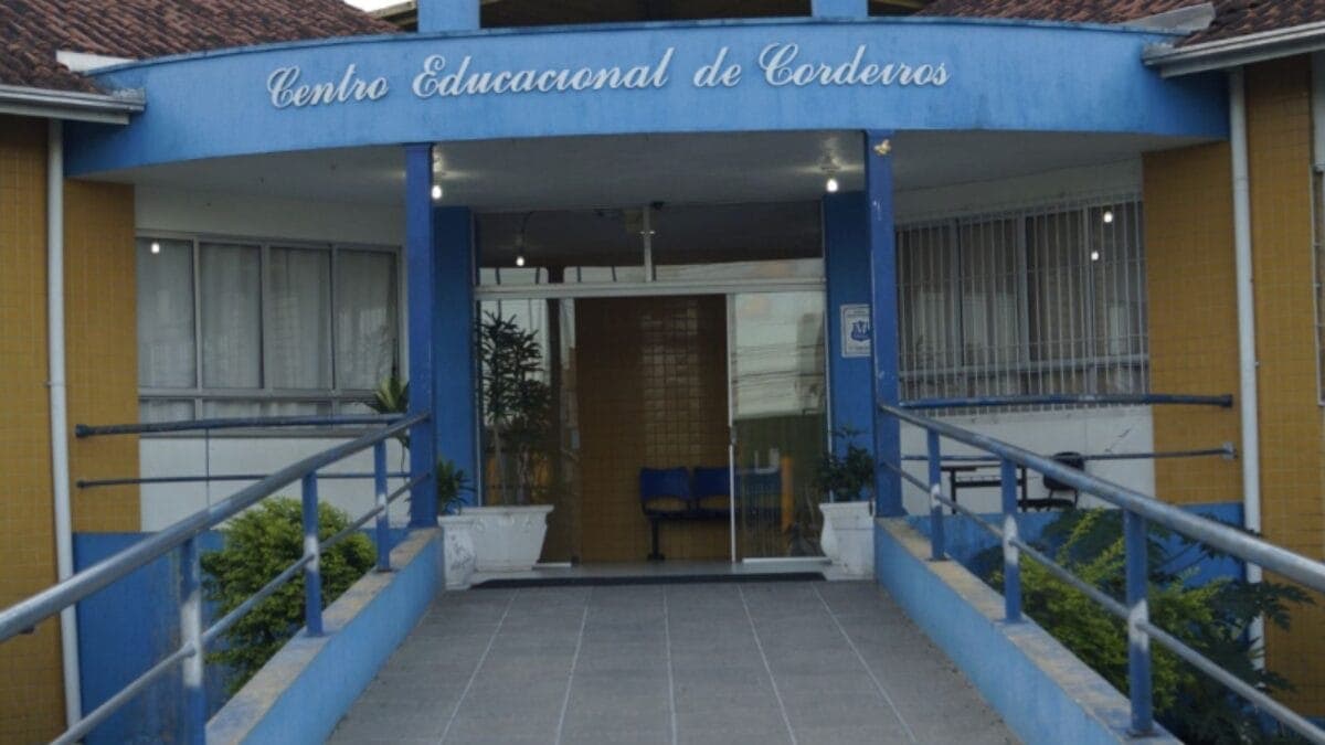 Escolas de Itajaí sofrem danos após chuva e aulas permanecem suspensas