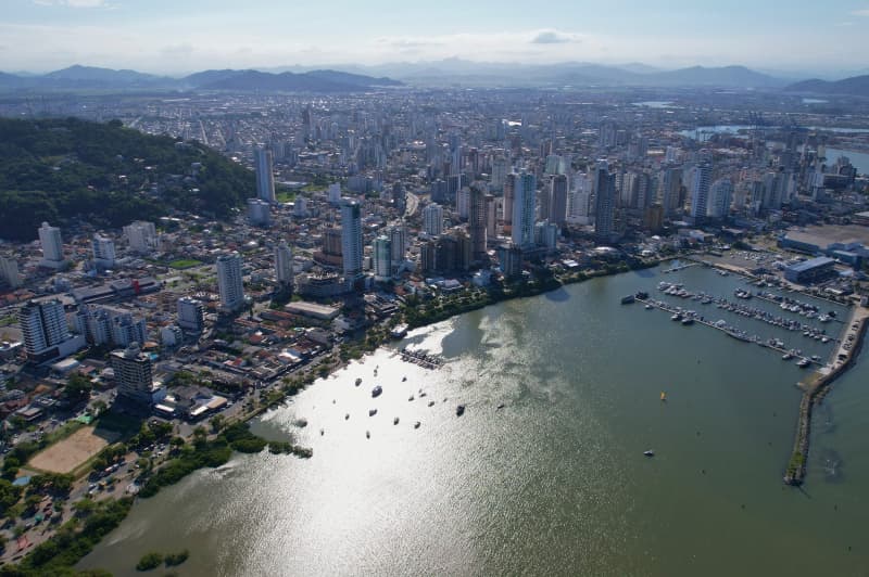 Itajaí abre 42 vagas em concursos públicos para áreas diversas com salários de até R$ 25 mil