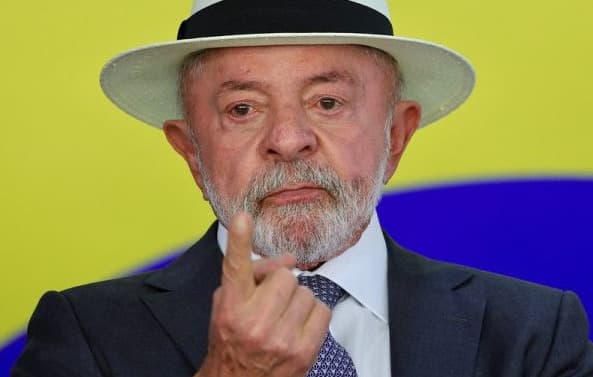 Lula visita Itajaí após polêmica da pesca da tainha; oposição critica 'deboche'