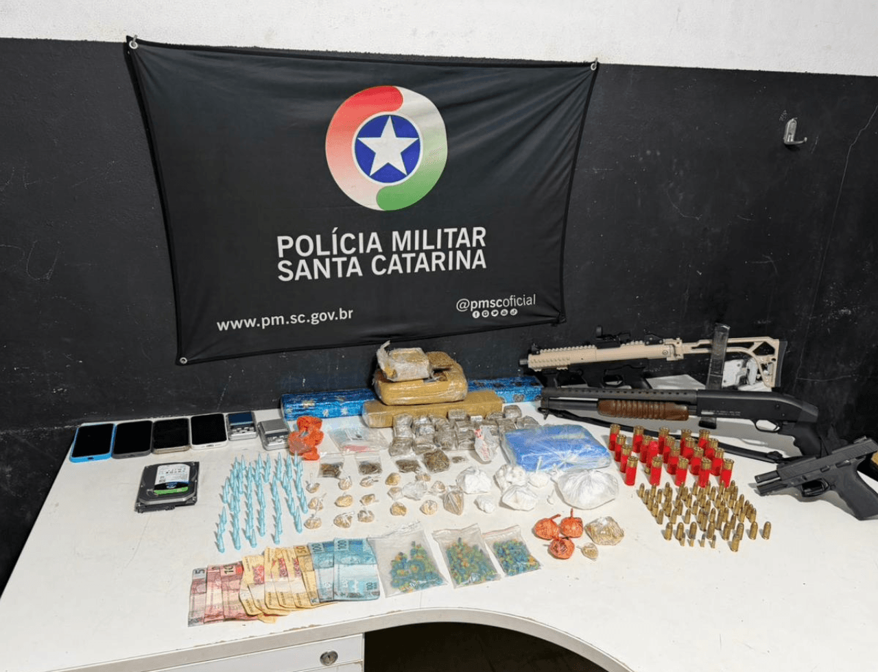 Polícia Militar prende seis por tráfico em Itajaí
