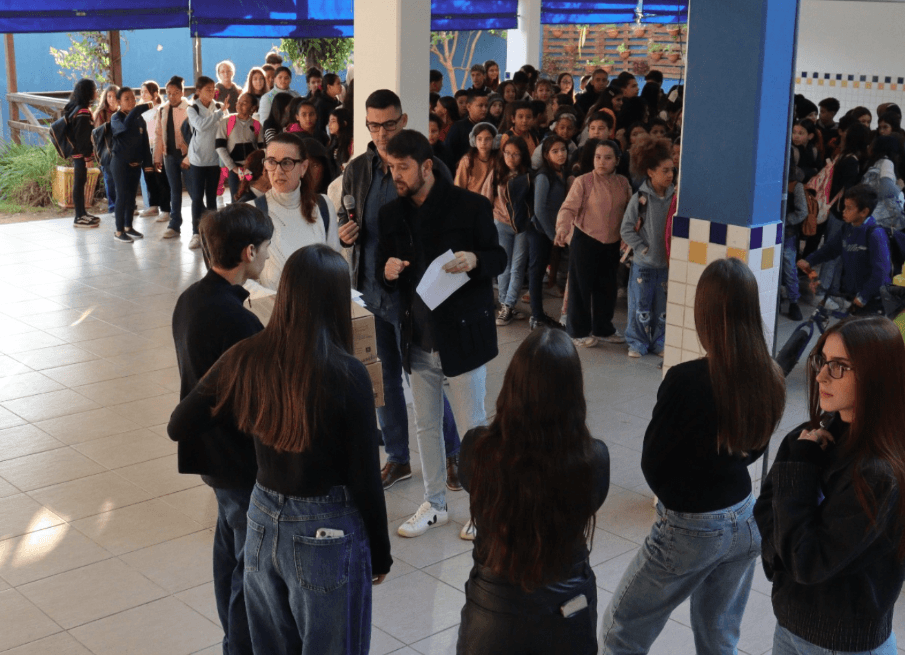 Univali transforma escola de Itajaí em laboratório de criatividade