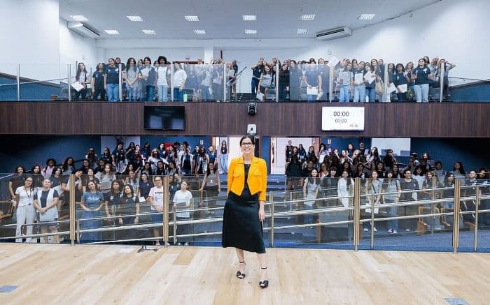 Estudantes participam do programa Elas no Legislativo na Câmara de Itajaí