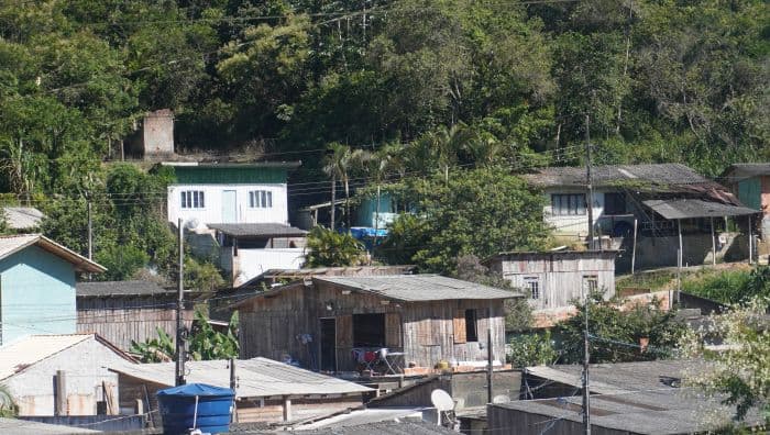 Itajaí discute nova política de habitação social em audiência pública