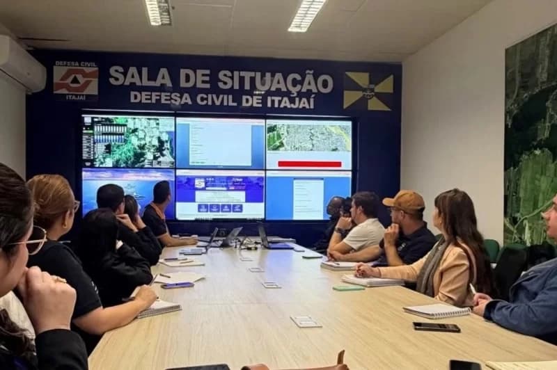 Itajaí prepara escolas para situações de emergência e desastres