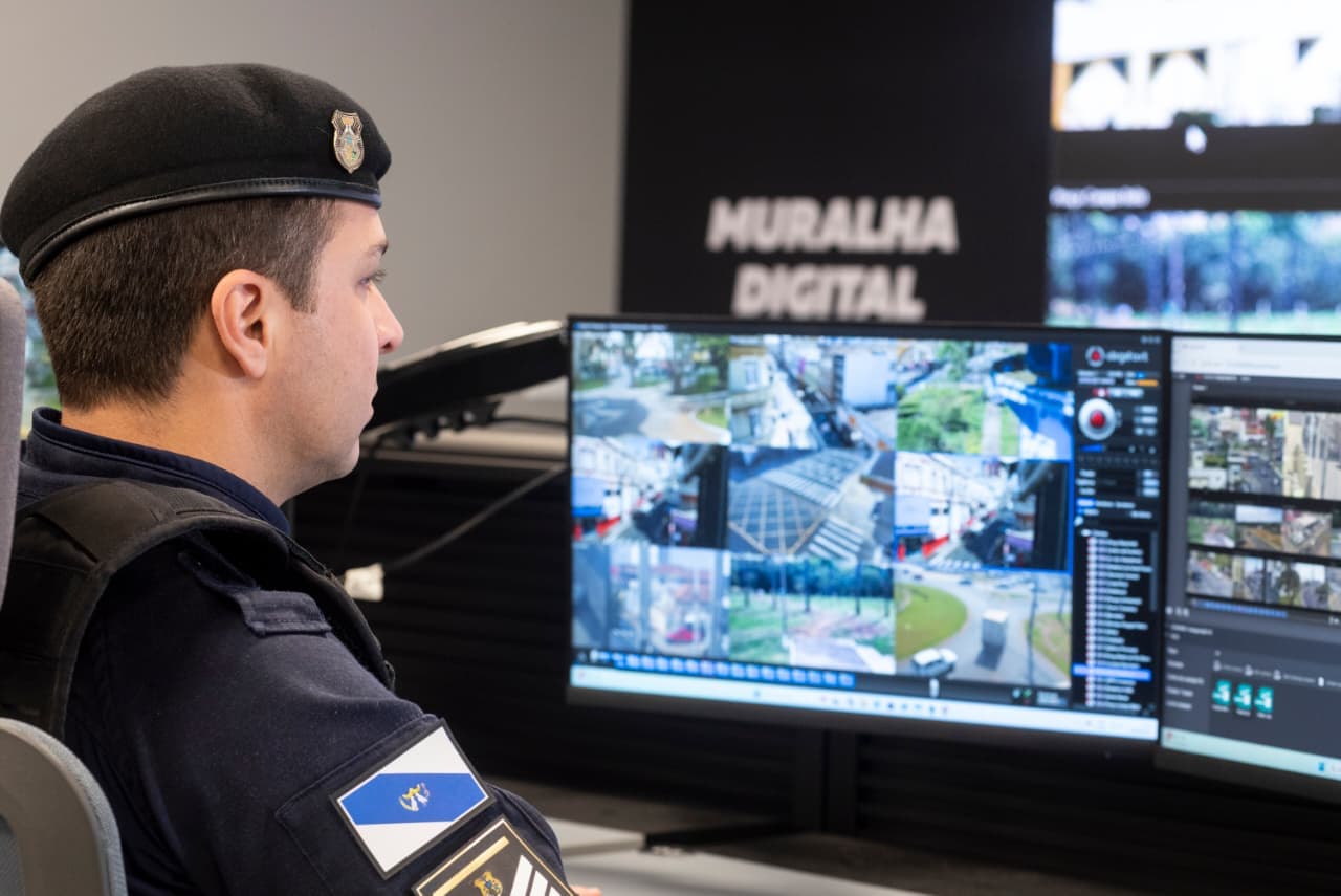 Muralha Digital Alerta: Guarda Civil de Ponta Grossa Captura Foragido com Mandado de Itajaí